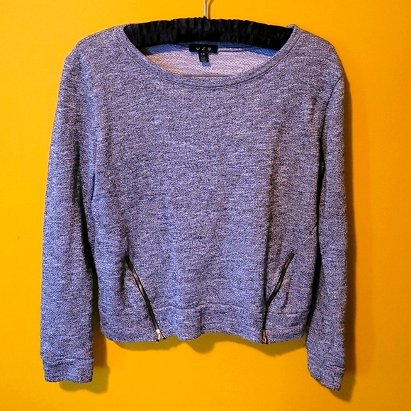 U2B Sweater - Picture 1 of 3